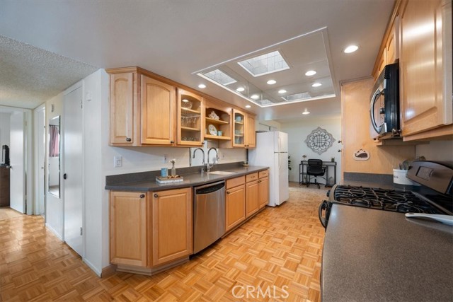 Detail Gallery Image 8 of 29 For 110 Anita, Grover Beach,  CA 93433 - 2 Beds | 2 Baths