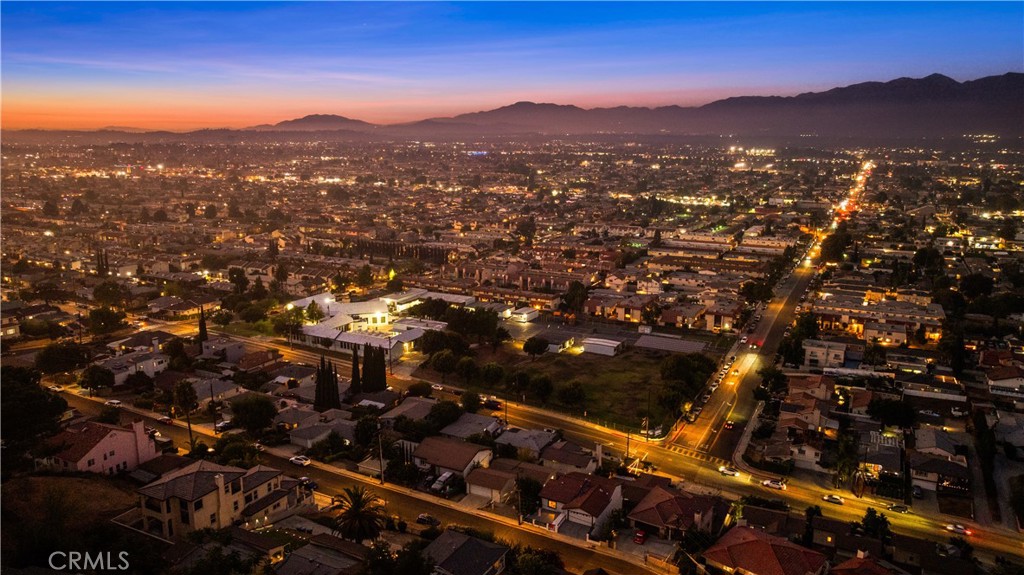 https://media.crmls.org/medias/02d12ce8-8033-4180-b499-27f8a044ef61.jpg?preset=X-Large