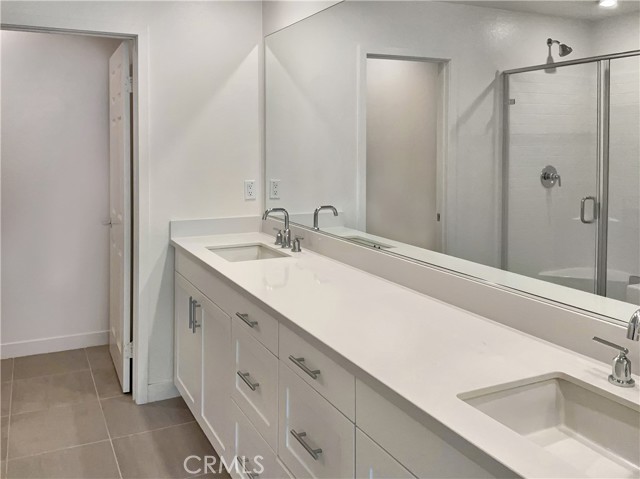 Detail Gallery Image 14 of 26 For 464 N Glenwood Ave, Rialto,  CA 92376 - 3 Beds | 2/1 Baths