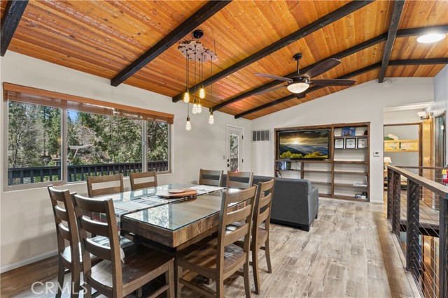 Detail Gallery Image 4 of 42 For 42646 Constellation Dr, Big Bear Lake,  CA 92315 - 4 Beds | 2 Baths