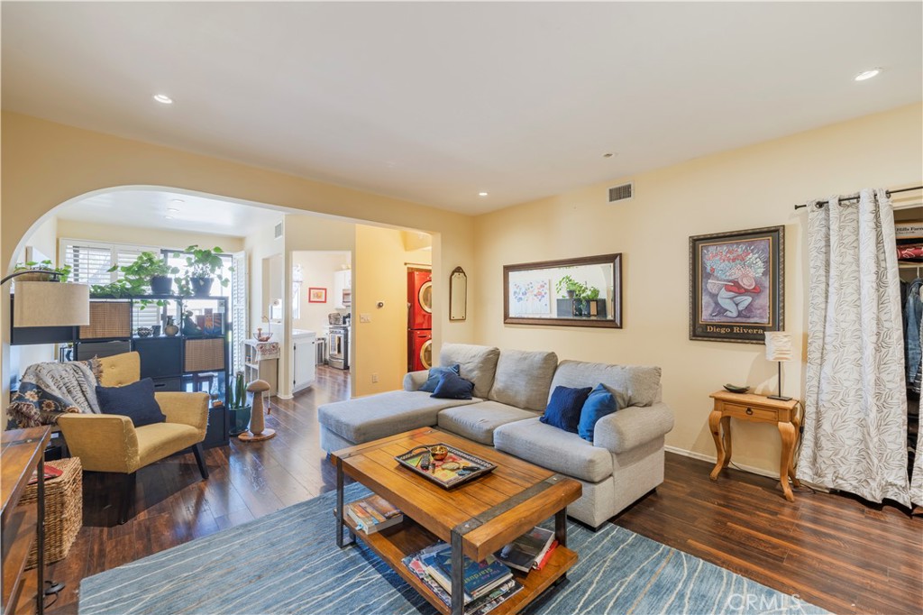 7211 Cozycroft #32