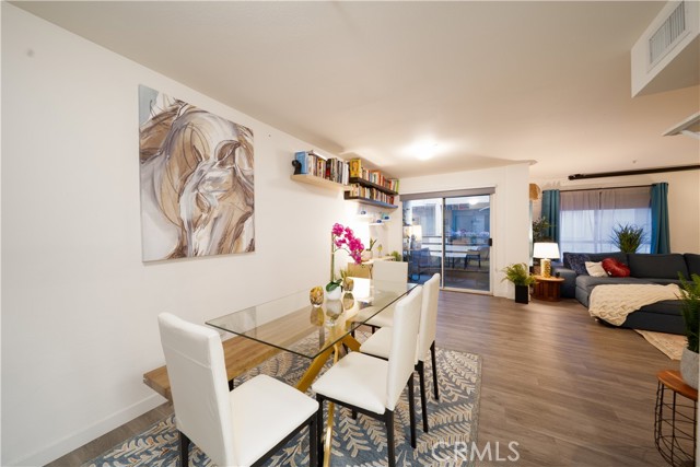 Detail Gallery Image 5 of 20 For 8744 Burnet #7,  North Hills,  CA 91343 - 3 Beds | 2/1 Baths