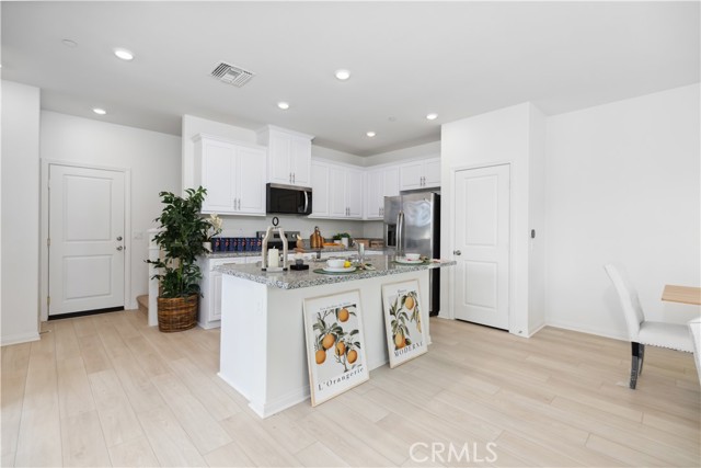 16188 alamo, Chino CA: https://media.crmls.org/medias/02d29153-e5bc-4a5c-89c2-f0b7d26cd284.jpg