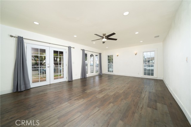 Detail Gallery Image 4 of 10 For 201 S Orange Ave, Santa Ana,  CA 92701 - 4 Beds | 2 Baths