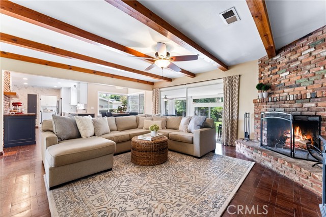 Detail Gallery Image 7 of 22 For 2618 N Louise St, Santa Ana,  CA 92706 - 3 Beds | 2/1 Baths