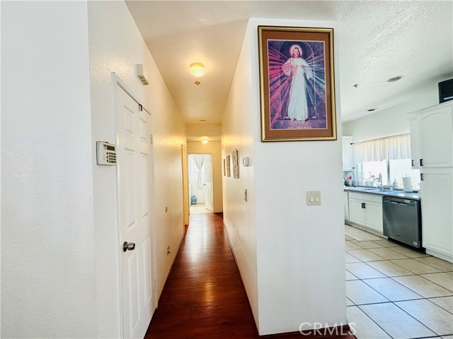 16171 Coleen Street, Fontana, California 92337, 4 Bedrooms Bedrooms, ,3 BathroomsBathrooms,Single Family Residence,For Sale,Coleen,IV24126197