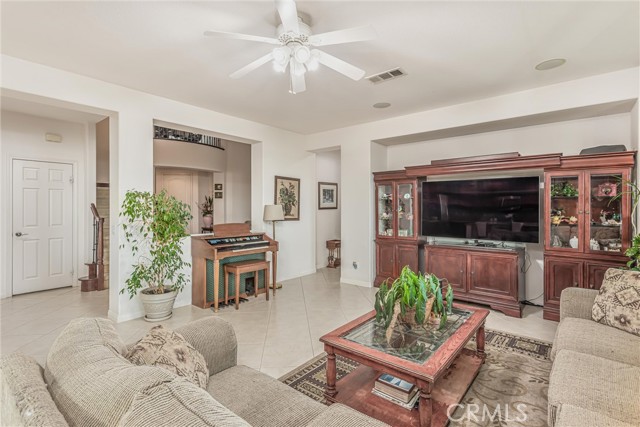 Detail Gallery Image 14 of 50 For 36301 Bay Hill Dr, Beaumont,  CA 92223 - 4 Beds | 3 Baths