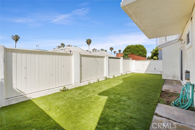 Detail Gallery Image 28 of 35 For 2405 Vanderbilt Ln #C,  Redondo Beach,  CA 90278 - 3 Beds | 2/1 Baths