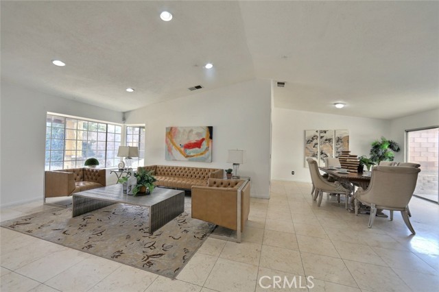 Detail Gallery Image 5 of 27 For 25252 Delphinium Ave, Moreno Valley,  CA 92553 - 4 Beds | 2 Baths