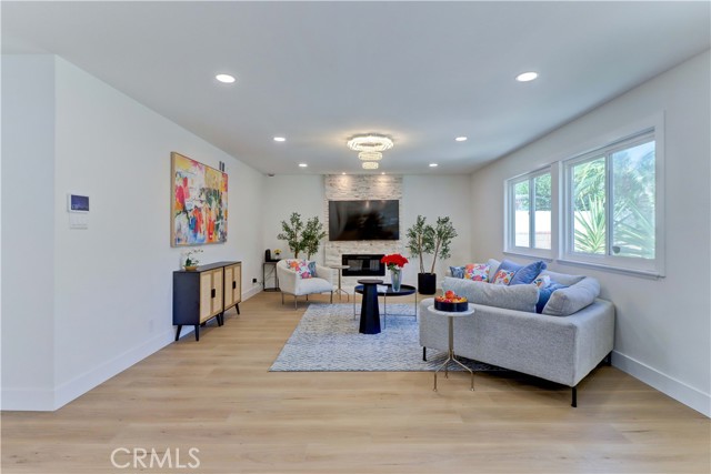11428 Snowdrop Avenue, Fountain Valley CA: https://media.crmls.org/medias/02d5791c-c426-4c50-952b-eb11e730cc9b.jpg