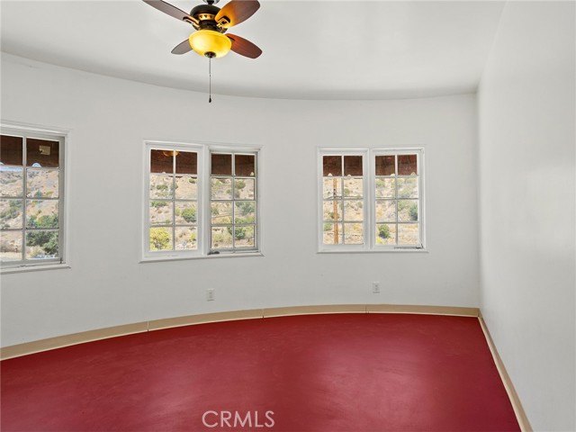 8618 La Tuna Canyon Road, Sun Valley CA: https://media.crmls.org/medias/02d58385-9747-4daa-8779-be6c0100f5e2.jpg