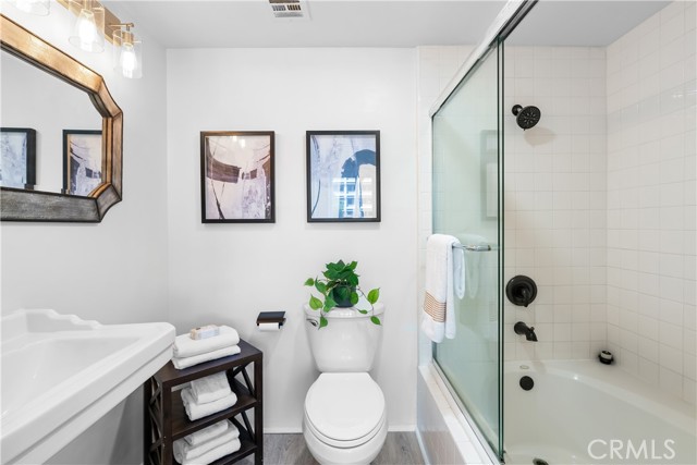 Detail Gallery Image 13 of 39 For 525 E Seaside Way #402,  Long Beach,  CA 90802 - 1 Beds | 1 Baths