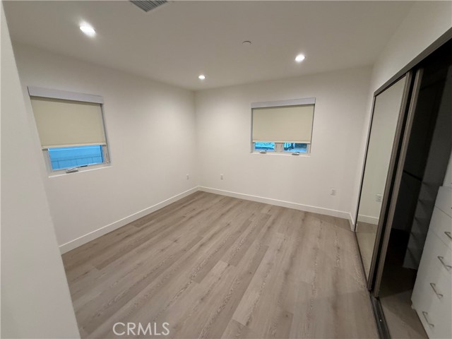 Detail Gallery Image 15 of 22 For 5972 Jamieson Ave, Encino,  CA 91316 - 3 Beds | 3 Baths