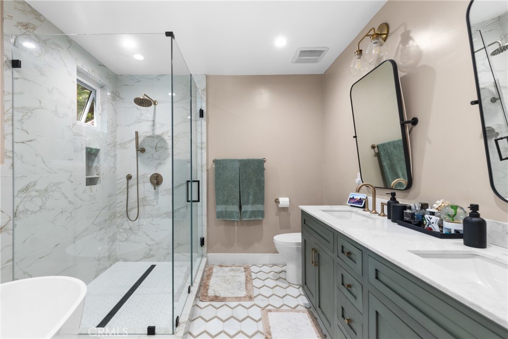 MLS #OC25159047 image #17