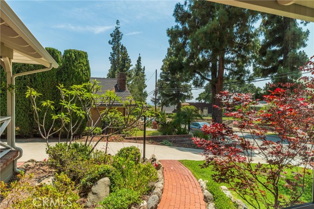 430 N Canyon Boulevard, Monrovia CA: https://media.crmls.org/medias/02d83178-c2dc-4658-b016-d47c86b52770.jpg
