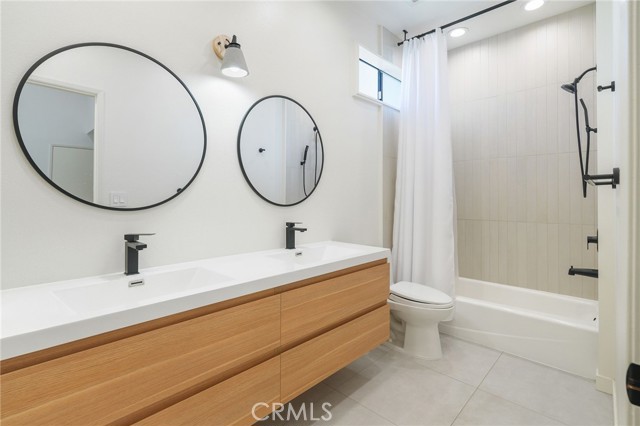 3208 Colorado Avenue, Santa Monica CA: https://media.crmls.org/medias/02da477e-c534-4ef9-8ac1-c4f6fa35dcd5.jpg