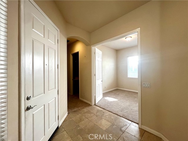 Detail Gallery Image 4 of 29 For 19533 Vermillion Ln, Apple Valley,  CA 92308 - 2 Beds | 2/1 Baths