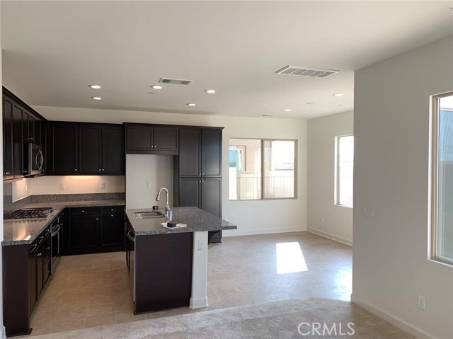 Detail Gallery Image 2 of 8 For 15730 Moonflower Ave, Chino,  CA 91708 - 4 Beds | 3 Baths