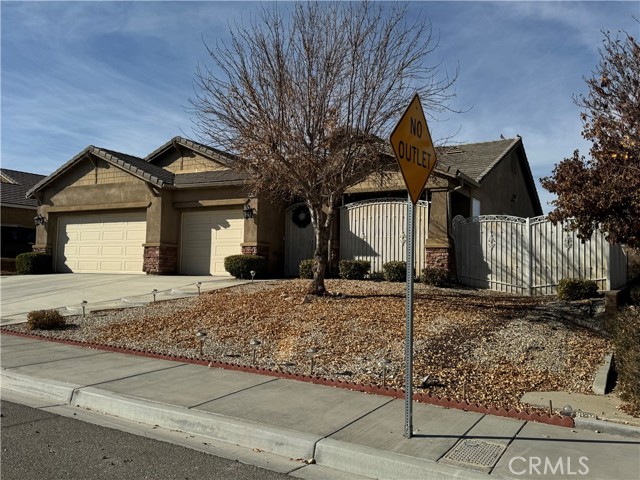 Detail Gallery Image 2 of 10 For 14978 Pebblebrook Pl, Victorville,  CA 92394 - 3 Beds | 2 Baths