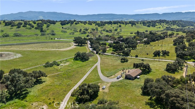 Detail Gallery Image 11 of 55 For 971 Canyon Ridge Rd, Solvang,  CA 93463 - 4 Beds | 2/1 Baths