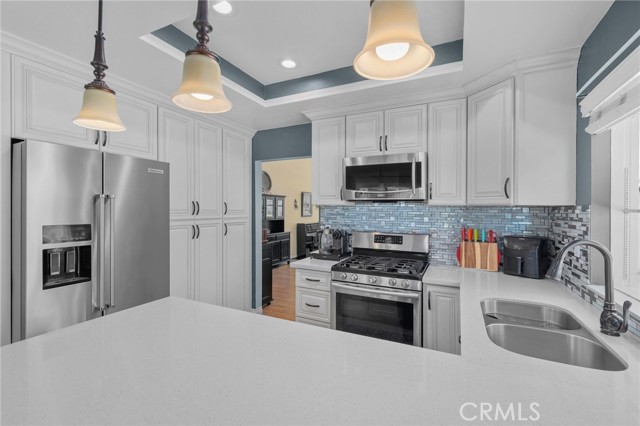 339 W Dawson Court, Glendora CA: https://media.crmls.org/medias/02dce2db-3b5b-475d-9bce-e836fc524d96.jpg