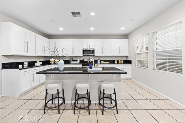 Detail Gallery Image 8 of 42 For 7353 W Ellena #64,  Rancho Cucamonga,  CA 91730 - 3 Beds | 2/1 Baths