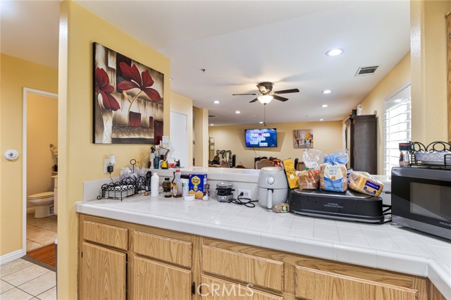 Detail Gallery Image 8 of 27 For 1061 Harbor Heights #B,  Harbor City,  CA 90710 - 3 Beds | 2/1 Baths