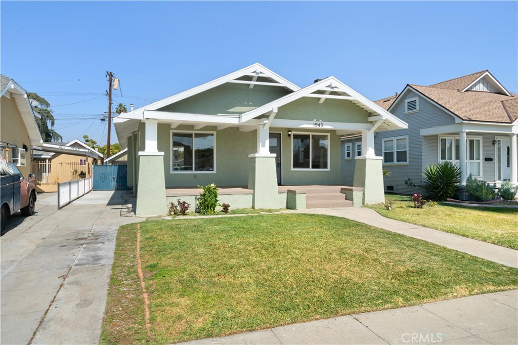 1943 42nd Place W, Los Angeles, CA 90062