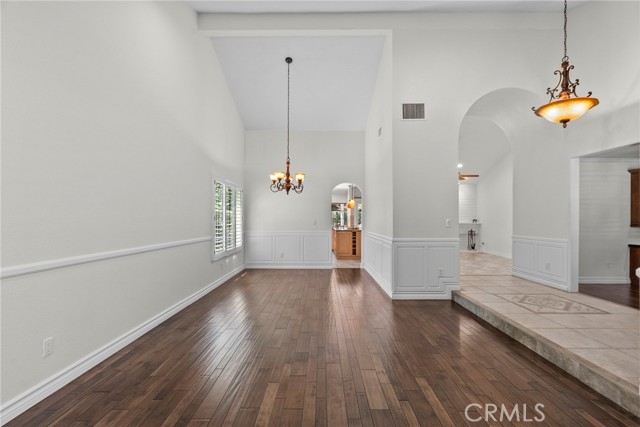 25383 Fortuna Drive, Valencia CA: https://media.crmls.org/medias/02de377b-7ef1-4c11-9c3e-5c468c3fe7ba.jpg