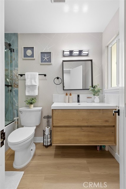 Detail Gallery Image 18 of 45 For 16782 Heritage Ln, Huntington Beach,  CA 92647 - 4 Beds | 2 Baths