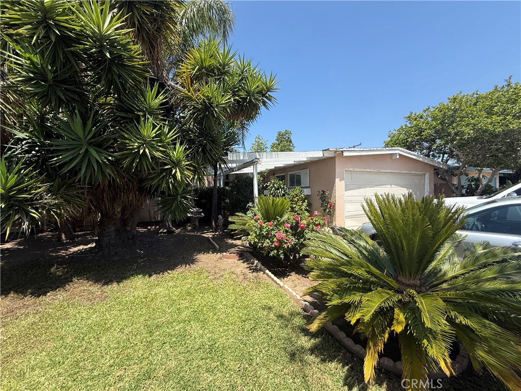 1737 W Richland