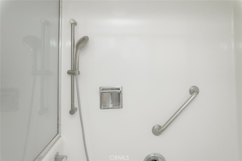 https://media.crmls.org/medias/02df27cb-8b41-4c9b-82ee-6d9228f5c964.jpg?preset=X-Large