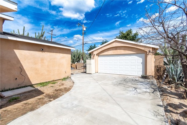 Detail Gallery Image 2 of 25 For 3051 Lawrence Ave, San Bernardino,  CA 92404 - 5 Beds | 4/1 Baths