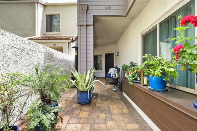 Detail Gallery Image 3 of 33 For 655 via Colinas, Thousand Oaks,  CA 91362 - 2 Beds | 2 Baths