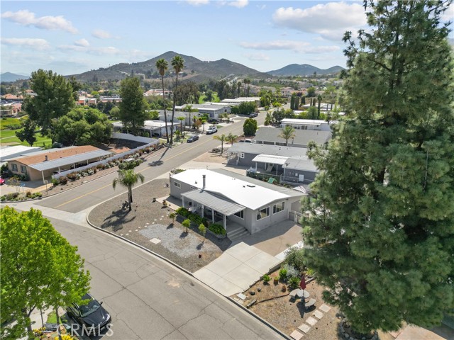 23011 Big Tee Drive, Canyon Lake CA: https://media.crmls.org/medias/02dfd767-0b34-4359-b527-db25d850be01.jpg