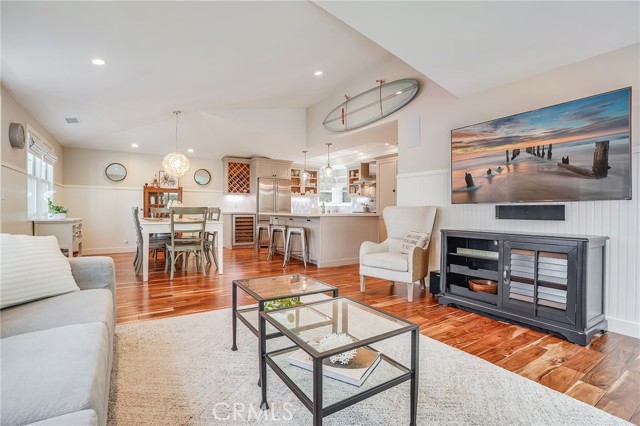 2002 Robinson Street, Redondo Beach, California 90278, 3 Bedrooms Bedrooms, ,2 BathroomsBathrooms,Residential,Sold,Robinson,PV21181666