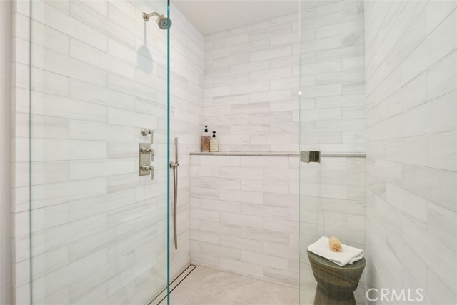 7 Canyon Island Drive, Newport Beach CA: https://media.crmls.org/medias/02e16484-8eeb-4674-b81b-ea7549d83053.jpg