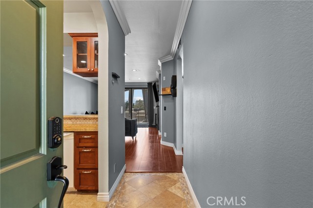 555 Maine Avenue, Long Beach CA: https://media.crmls.org/medias/02e1803e-5a97-4669-8ea8-3a7579633d54.jpg