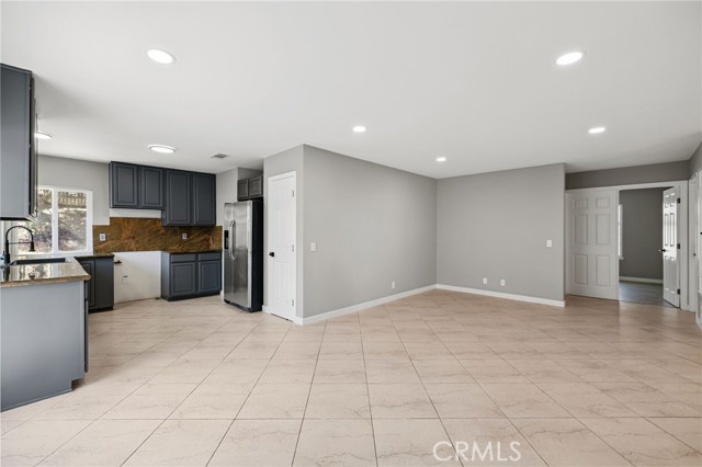 Detail Gallery Image 8 of 30 For 6903 Crest Ave, Riverside,  CA 92503 - 4 Beds | 2 Baths