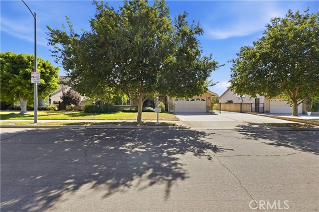 15444 Marilla Street photo 47