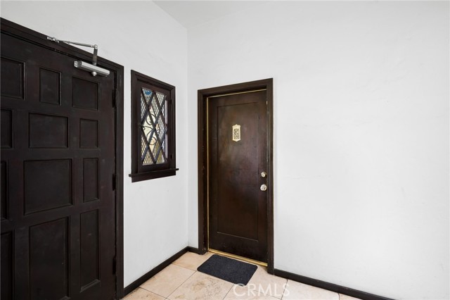 Detail Gallery Image 2 of 16 For 218 216 E Windsor Rd #1,  Glendale,  CA 91205 - 2 Beds | 1 Baths