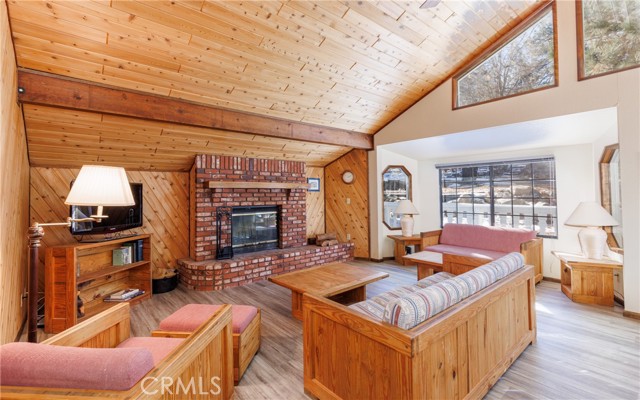 Detail Gallery Image 9 of 33 For 801 Highland, Sugarloaf,  CA 92386 - 2 Beds | 1/1 Baths