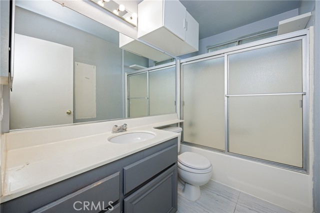 Detail Gallery Image 9 of 22 For 2588 Avenida Del Vista #204,  Corona,  CA 92882 - 2 Beds | 2 Baths