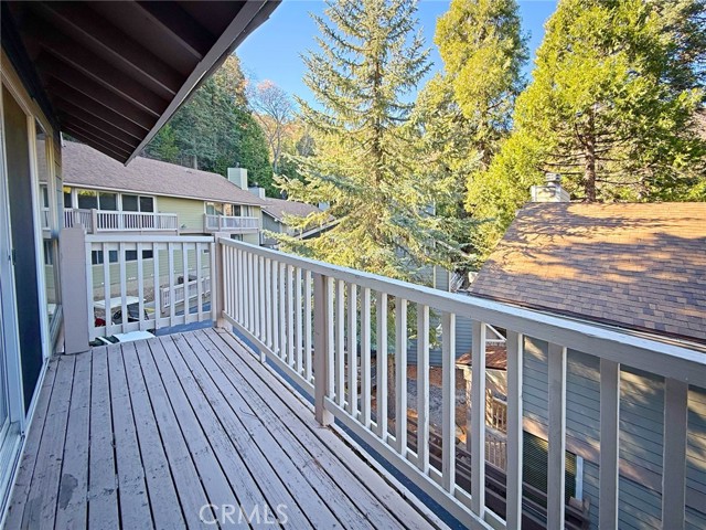 Detail Gallery Image 8 of 8 For 313 Canyon Crest, Lake Arrowhead,  CA 92352 - 3 Beds | 2 Baths