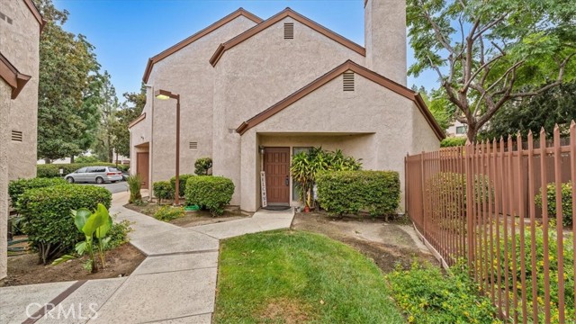 Detail Gallery Image 1 of 37 For 215 E Chestnut Ave #D,  Monrovia,  CA 91016 - 3 Beds | 3 Baths