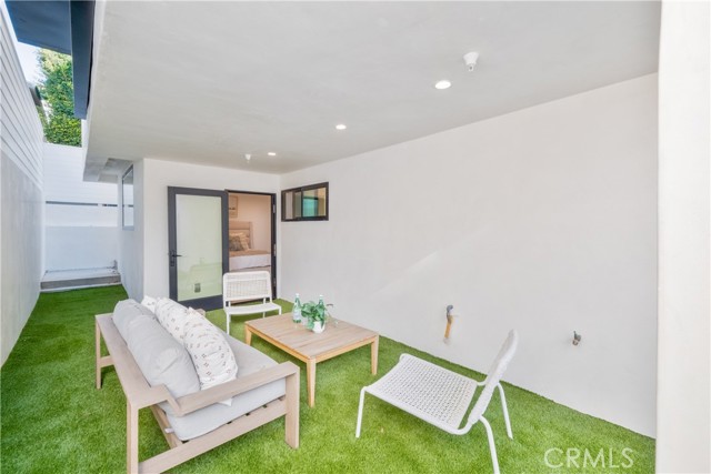 Detail Gallery Image 51 of 54 For 707 2nd St, Hermosa Beach,  CA 90254 - 4 Beds | 4/1 Baths