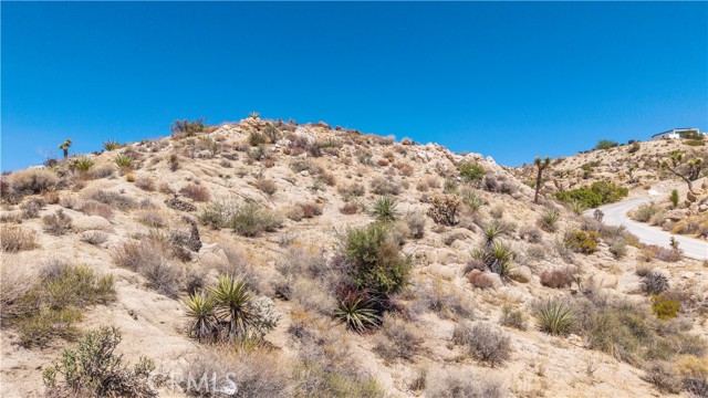 57006 Pinto Court, Yucca Valley CA: https://media.crmls.org/medias/02e34574-b7cd-4639-b193-cf6e3d1e7558.jpg