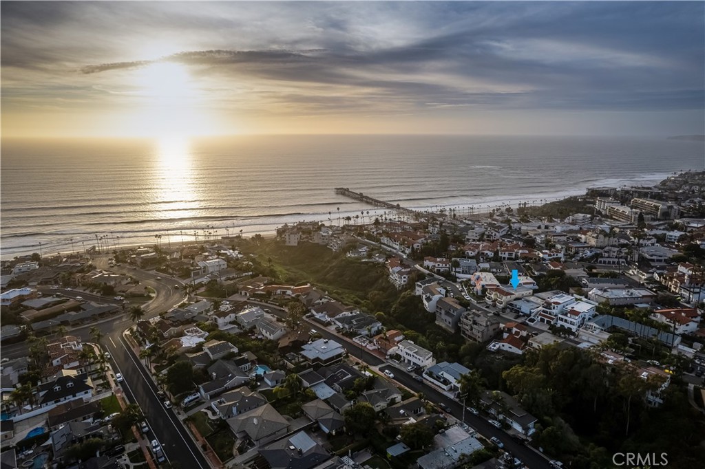 https://media.crmls.org/medias/02e34ff7-2c94-47b4-9d54-028632d3eb54.jpg?preset=X-Large