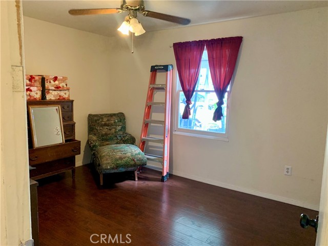 Detail Gallery Image 11 of 13 For 765 S State St, Hemet,  CA 92543 - 4 Beds | 2 Baths