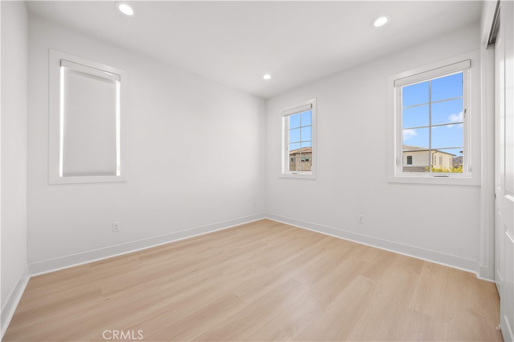 MLS #OC25251209 image #41